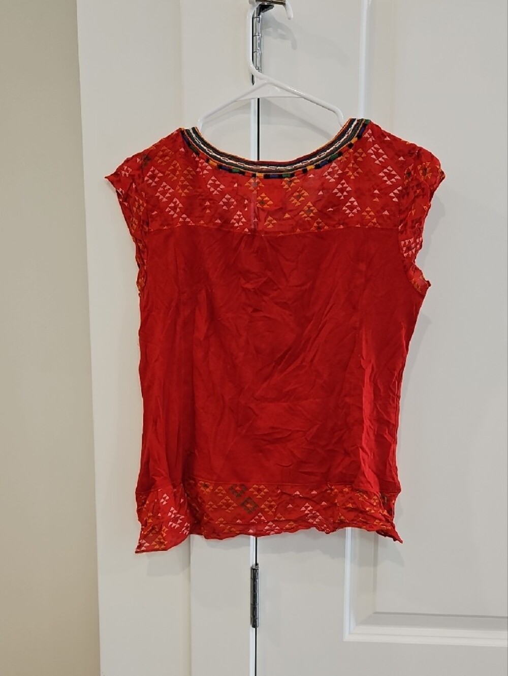Red Patterned Short-Sleeve Women's Top - Picture 2 of 7
